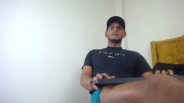 Snapshot of Chris_Dick23 chatting on June 12, 5:50 am Chris Dick23 online show from June 12, 5:50 am