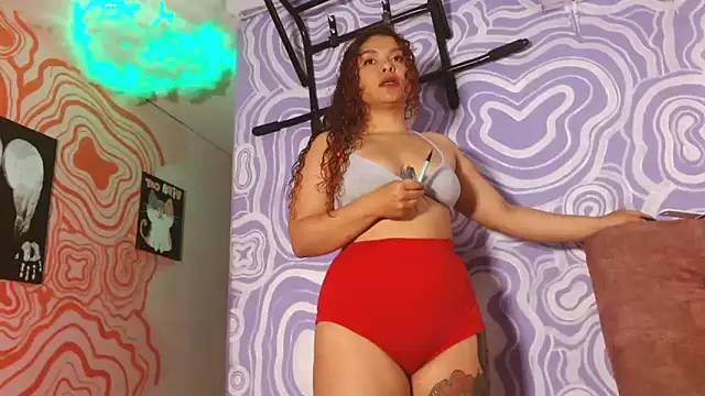 Snapshot of 420viol3ta_ chatting on December 19, 11:45 pm 420viol3ta online show from December 19, 11:45 pm