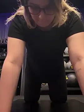 amooraaamoon online show from November 6, 12:50 pm