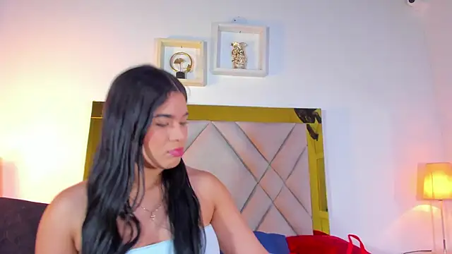 Snapshot of nicole_grace0 chatting on October 9, 12:03 pm nicole grace0 online show from October 9, 12:03 pm