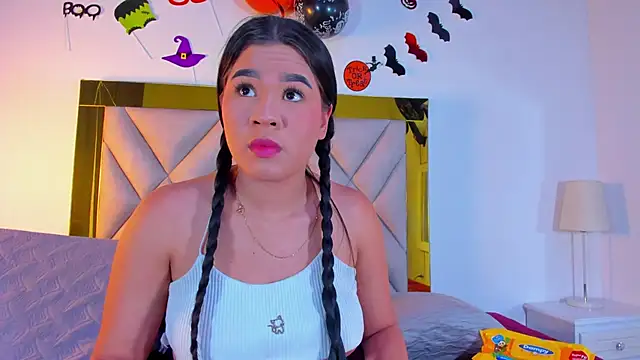 Snapshot of nicole_grace0 chatting on October 29, 12:07 pm nicole grace0 online show from October 29, 12:07 pm