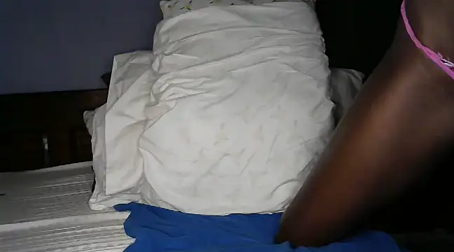 Snapshot of Sexyariahhh chatting on January 10, 2:57 am Sexyariahhh online show from January 10, 2:57 am