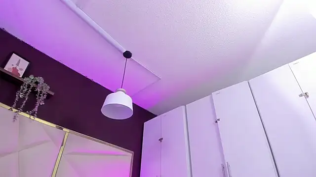 Snapshot of April_bowie chatting on October 16, 11:11 am April bowie online show from October 16, 11:11 am