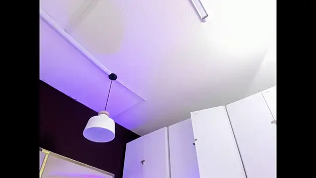 Snapshot of April_bowie chatting on October 24, 11:17 am April bowie online show from October 24, 11:17 am