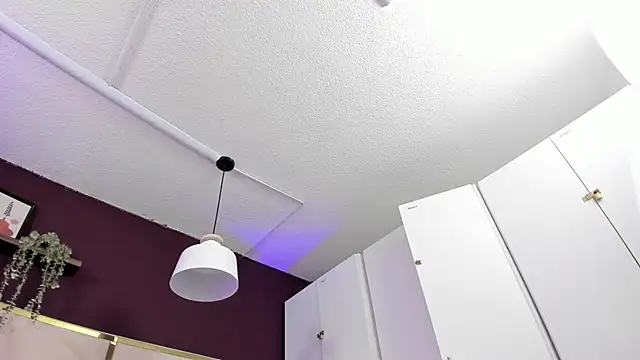 Snapshot of April_bowie chatting on November 6, 11:22 am April bowie online show from November 6, 11:22 am