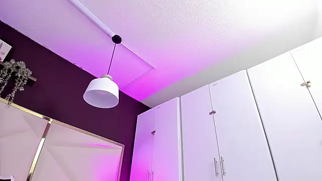 Snapshot of April_bowie chatting on November 10, 11:09 am April bowie online show from November 10, 11:09 am