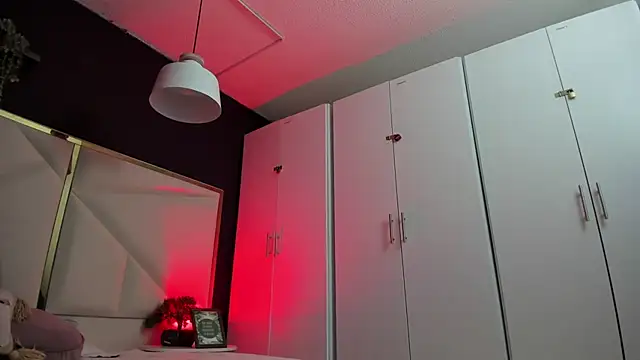 Snapshot of April_bowie chatting on November 20, 11:10 am April bowie online show from November 20, 11:10 am