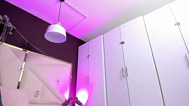 April bowie online show from December 19, 11:28 am