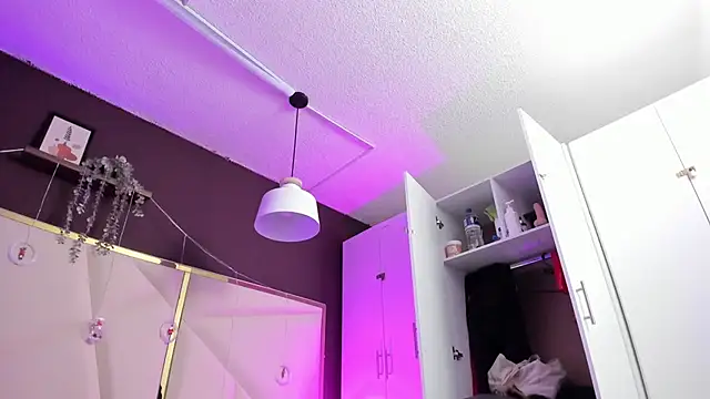 April bowie online show from December 20, 11:39 am