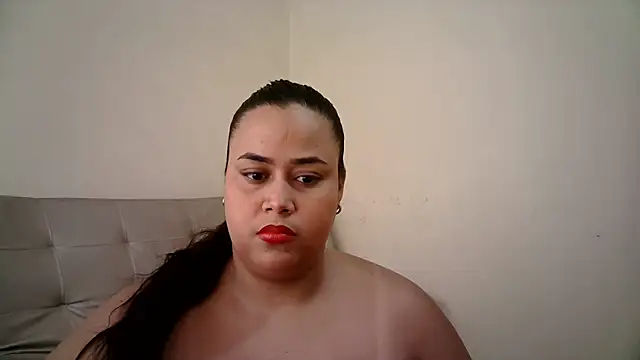 Snapshot of abril_sexy04 chatting on June 4, 1:50 pm abril sexy04 online show from June 4, 1:50 pm