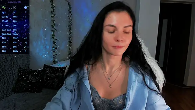 -danae- online show from January 14, 6:28 pm