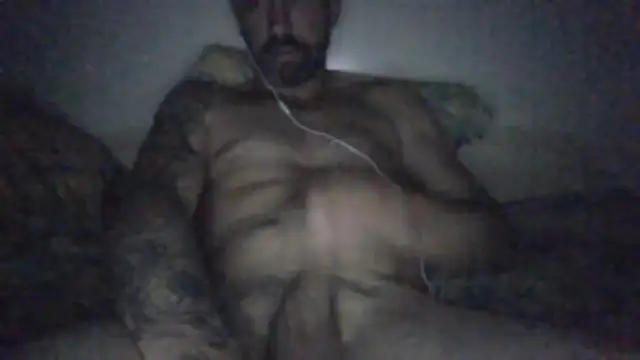 Snapshot of vinzz49 chatting on November 25, 6:24 am vinzz49 online show from November 25, 6:24 am