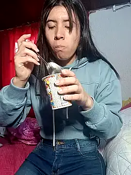 Snapshot of Yeimy_sweetf chatting on January 10, 10:15 pm Yeimy sweetf online show from January 10, 10:15 pm