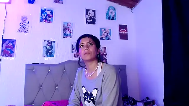 Snapshot of Yeimy_sweetf chatting on January 16, 3:23 am Yeimy sweetf online show from January 16, 3:23 am