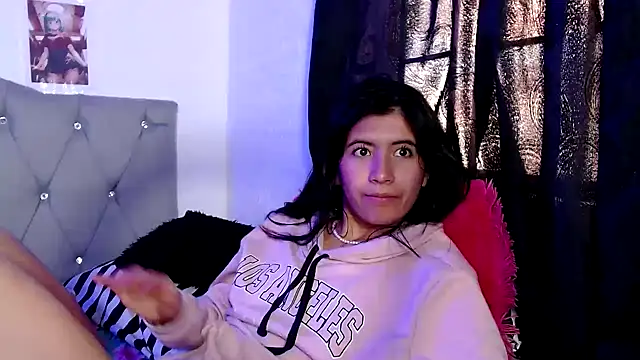 Snapshot of Yeimy_sweetf chatting on January 22, 7:56 pm Yeimy sweetf online show from January 22, 7:56 pm