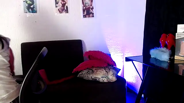 Snapshot of Yeimy_sweetf chatting on January 31, 6:57 am Yeimy sweetf online show from January 31, 6:57 am