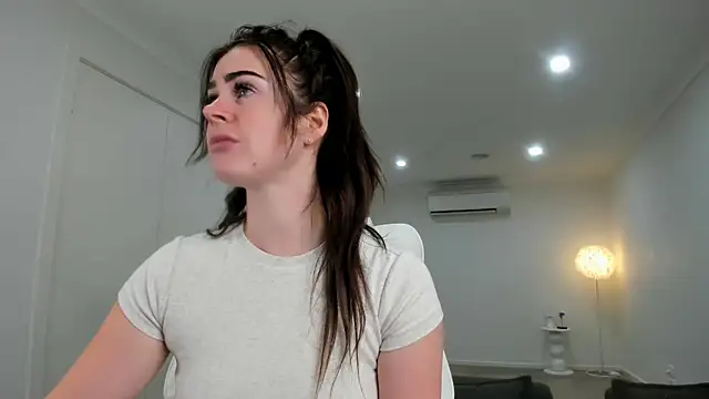 aus queen online show from October 26, 1:44 am