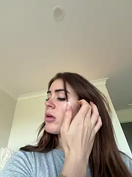 aus queen online show from December 16, 10:48 pm