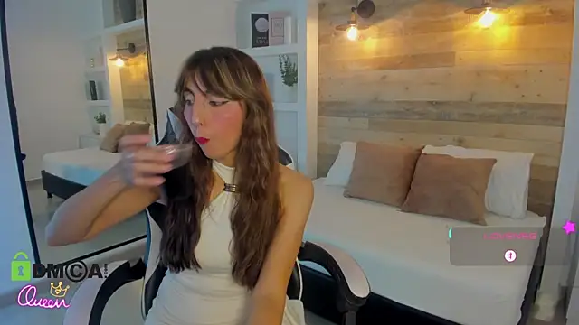 Snapshot of candy_summer28 chatting on June 9, 7:58 pm candy summer28 online show from June 9, 7:58 pm