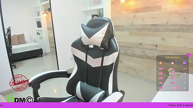 Snapshot of candy_summer28 chatting on July 10, 7:16 pm candy summer28 online show from July 10, 7:16 pm
