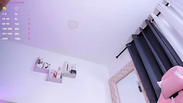 Snapshot of lorennahernandez01 chatting on October 7, 11:40 am lorennahernandez01 online show from October 7, 11:40 am