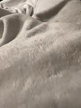 Snapshot of henes188 chatting on January 5, 8:43 am henes188 online show from January 5, 8:43 am