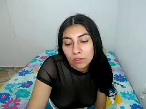 Snapshot of _katerin_love1 chatting on December 6, 2:02 am katerin love1 online show from December 6, 2:02 am