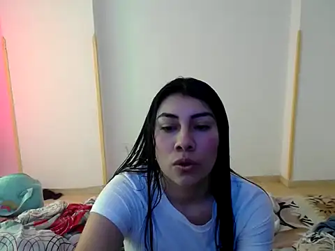 Snapshot of _katerin_love1 chatting on December 16, 3:17 pm katerin love1 online show from December 16, 3:17 pm