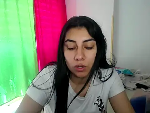 Snapshot of _katerin_love1 chatting on December 19, 5:53 pm katerin love1 online show from December 19, 5:53 pm