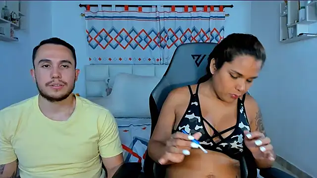 Snapshot of xxx_sweet_couple_ chatting on December 10, 3:52 am xxx sweet couple online show from December 10, 3:52 am
