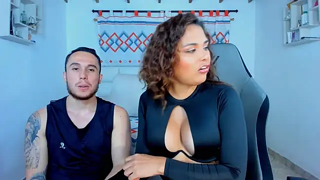 Snapshot of xxx_sweet_couple_ chatting on December 22, 7:00 am xxx sweet couple online show from December 22, 7:00 am