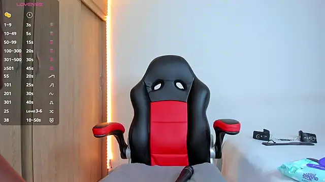 Snapshot of barbiee_ebony chatting on November 18, 5:01 am barbiee ebony online show from November 18, 5:01 am