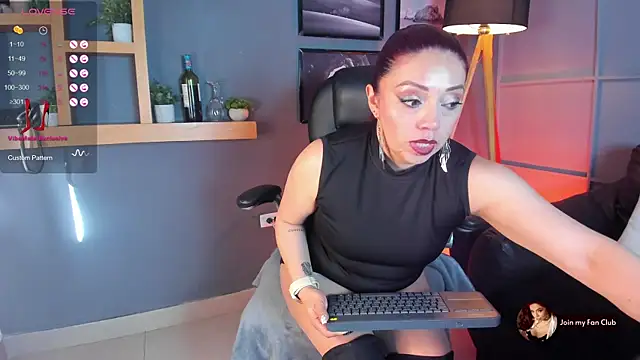 helenaduque  online show from December 13, 12:50 pm