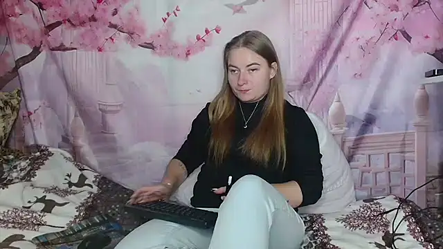 ElenaMaeer online show from October 4, 12:47 pm