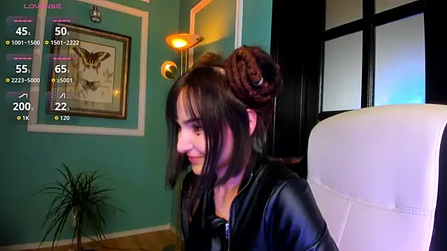 Snapshot of 1Munique chatting on November 6, 12:50 pm 1Munique online show from November 6, 12:50 pm