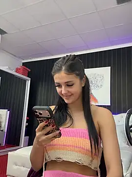 Snapshot of SophiaVilner chatting on April 26, 5:43 pm SophiaVilner online show from April 26, 5:43 pm