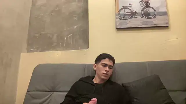 Snapshot of WildLogan chatting on February 18, 1:18 pm WildLogan online show from February 18, 1:18 pm