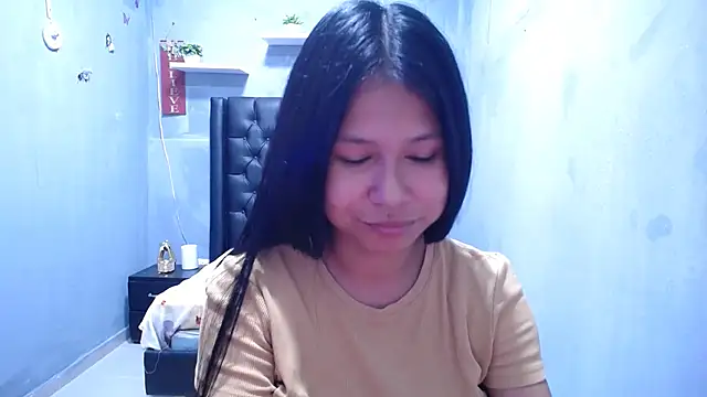 Snapshot of Letty_Plugxo chatting on May 11, 2:45 pm Letty Plugxo online show from May 11, 2:45 pm