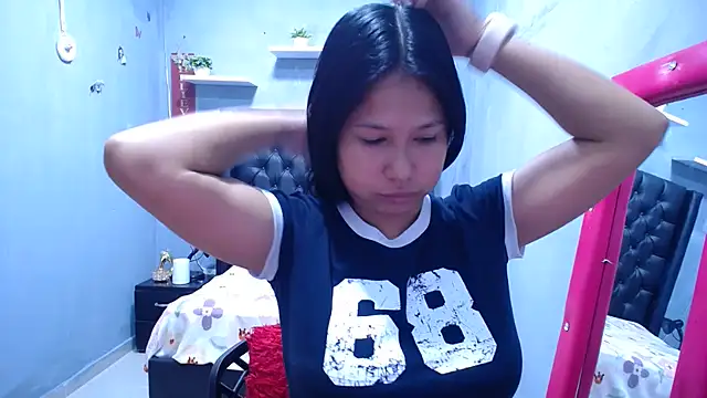 Snapshot of Letty_Plugxo chatting on May 25, 1:39 pm Letty Plugxo online show from May 25, 1:39 pm