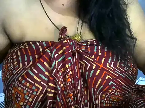 Snapshot of dramebaz_queen chatting on June 16, 7:49 pm dramebaz queen online show from June 16, 7:49 pm