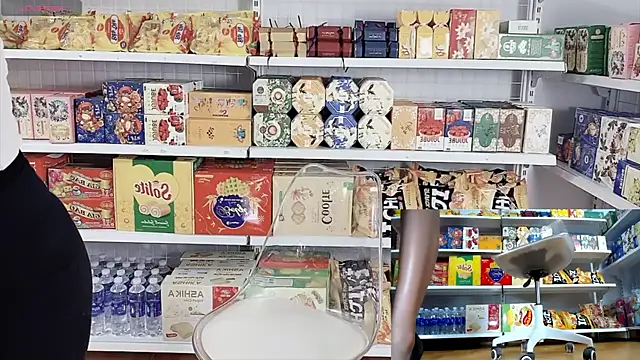  7Eleven  online show from February 3, 3:06 pm