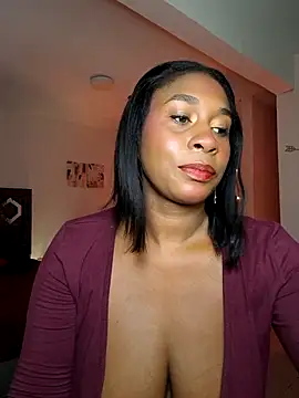 HanaThompson online show from December 3, 5:22 pm