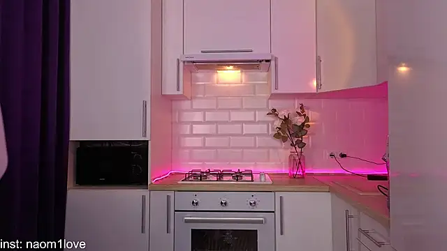 Snapshot of Naomi_Girly chatting on October 8, 4:10 am Naomi Girly online show from October 8, 4:10 am