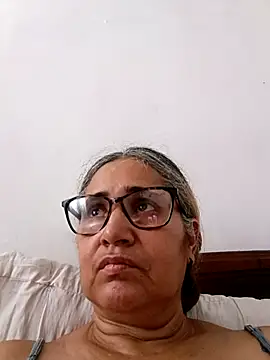 Snapshot of _candi chatting on March 3, 3:29 pm candi online show from March 3, 3:29 pm