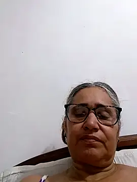 Snapshot of _candi chatting on March 7, 2:30 am candi online show from March 7, 2:30 am