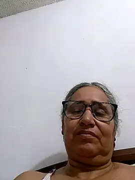 Snapshot of _candi chatting on April 1, 2:23 am candi online show from April 1, 2:23 am