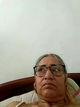 Snapshot of _candi chatting on April 1, 3:20 pm candi online show from April 1, 3:20 pm