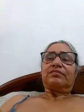 Snapshot of _candi chatting on April 8, 3:45 pm candi online show from April 8, 3:45 pm