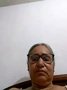 Snapshot of _candi chatting on April 12, 5:45 am candi online show from April 12, 5:45 am