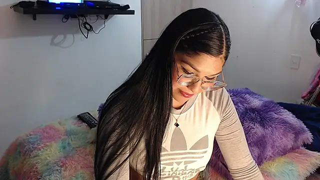 Snapshot of Prins_jazmin chatting on December 20, 4:52 am Prins jazmin online show from December 20, 4:52 am